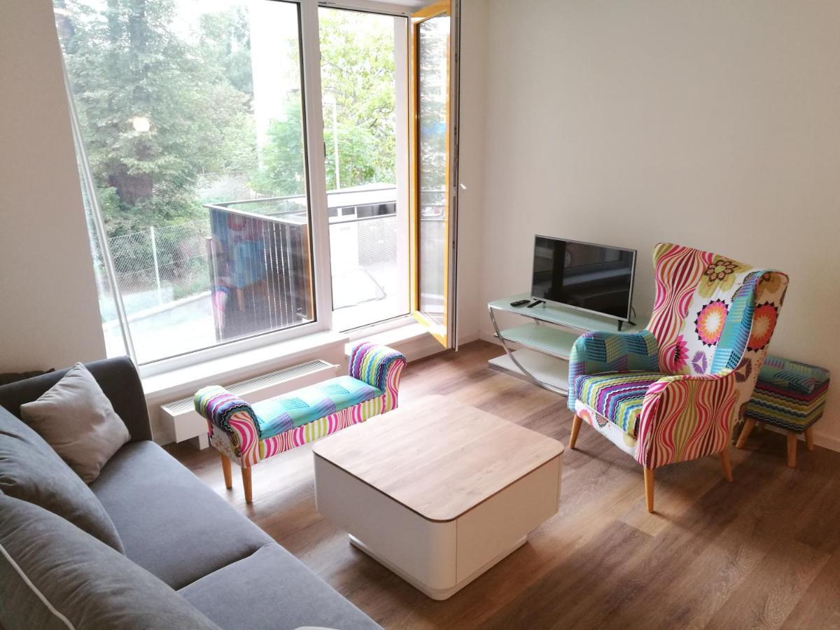 Bein Apartment With Parking Brno Exterior photo